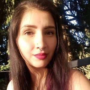 Meet your Posher, Angie